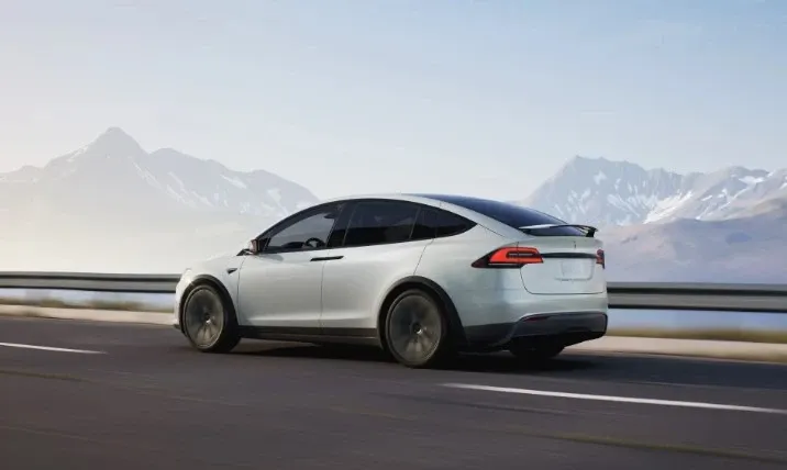 Скільки коштує утримання Tesla в Україні: підрахуємо всі витрати Tesla