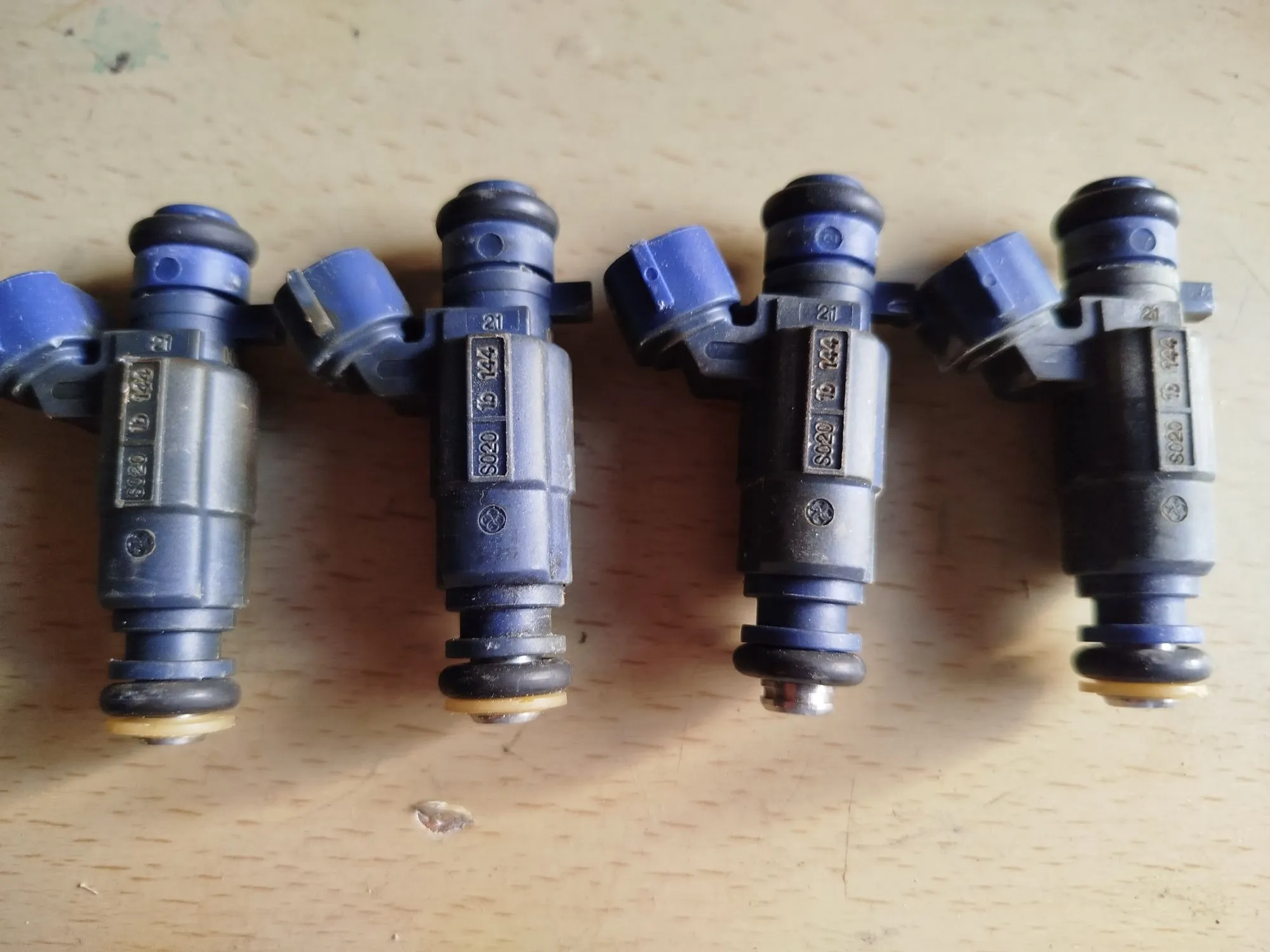 Паливні форсунки